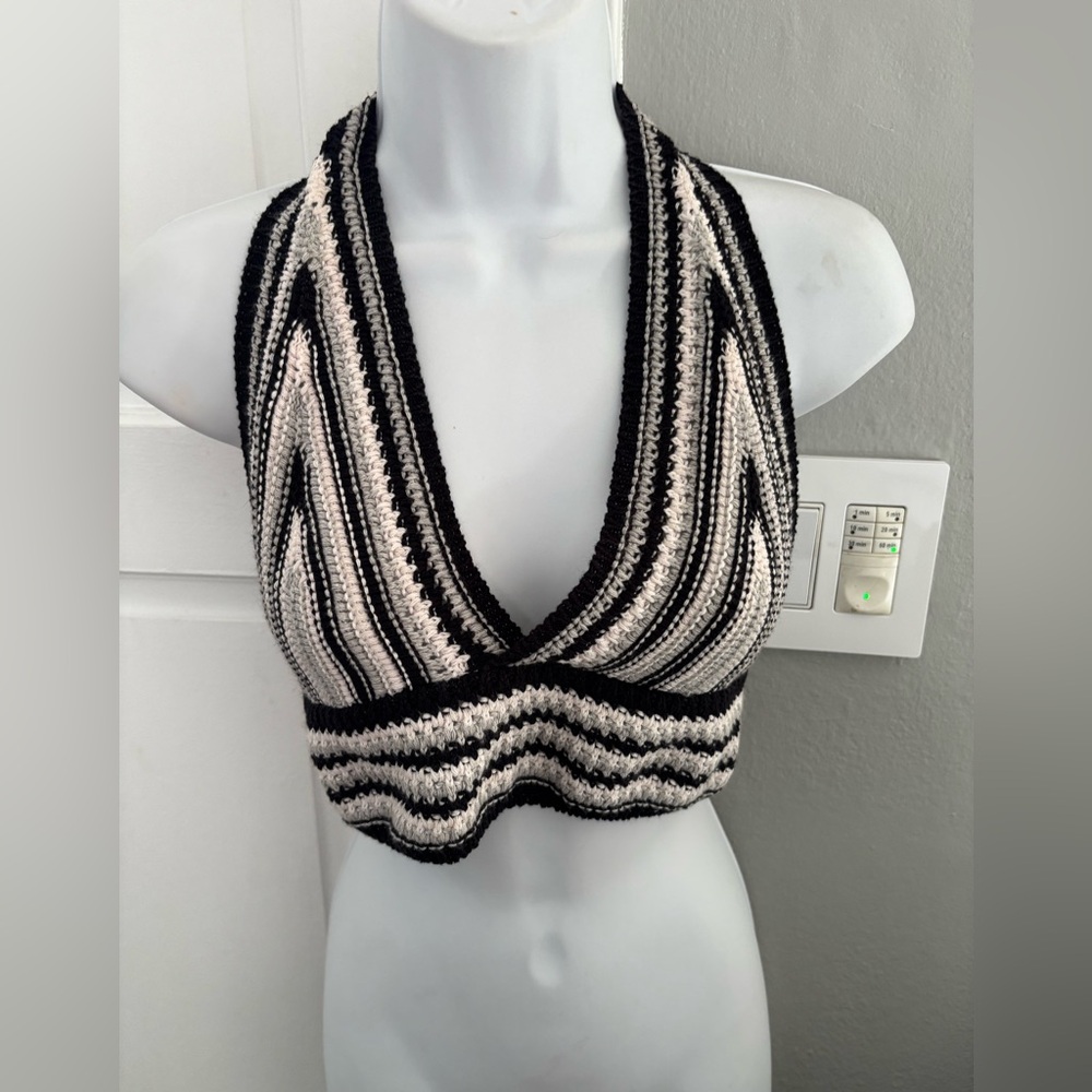 Women's L crochet halter top black gray white